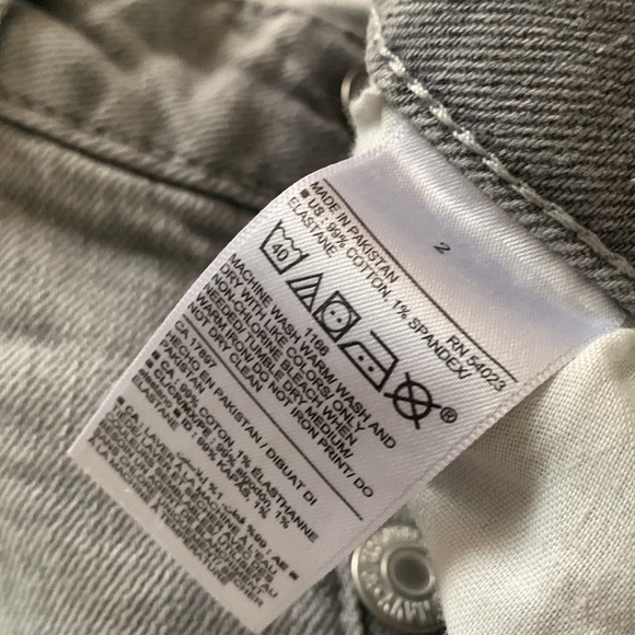 Old Navy Curvy High-Waisted Button-Fly O.G.‎ Straight Cut-Off Jeans Size 2 gray - Picture 7 of 14